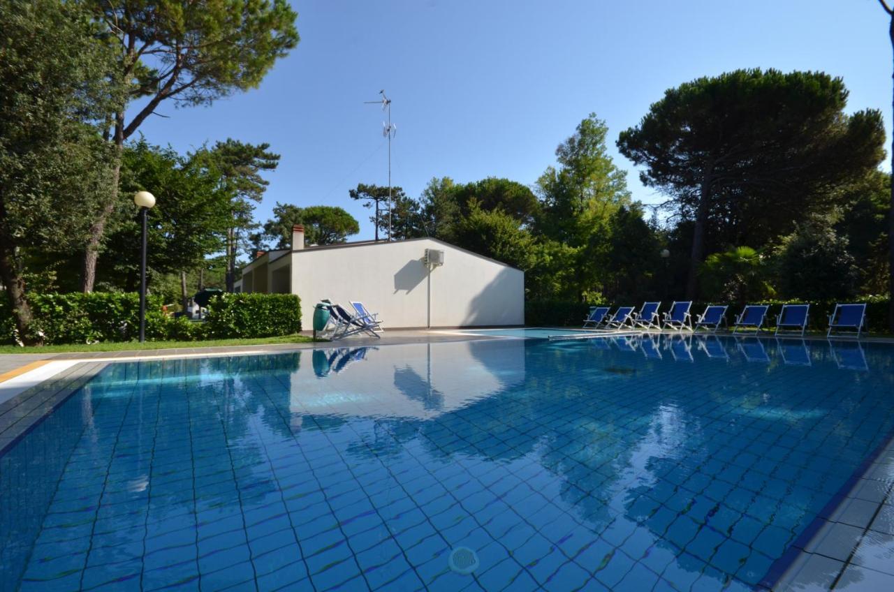 Villaggio Paradiso Бибионе Экстерьер фото